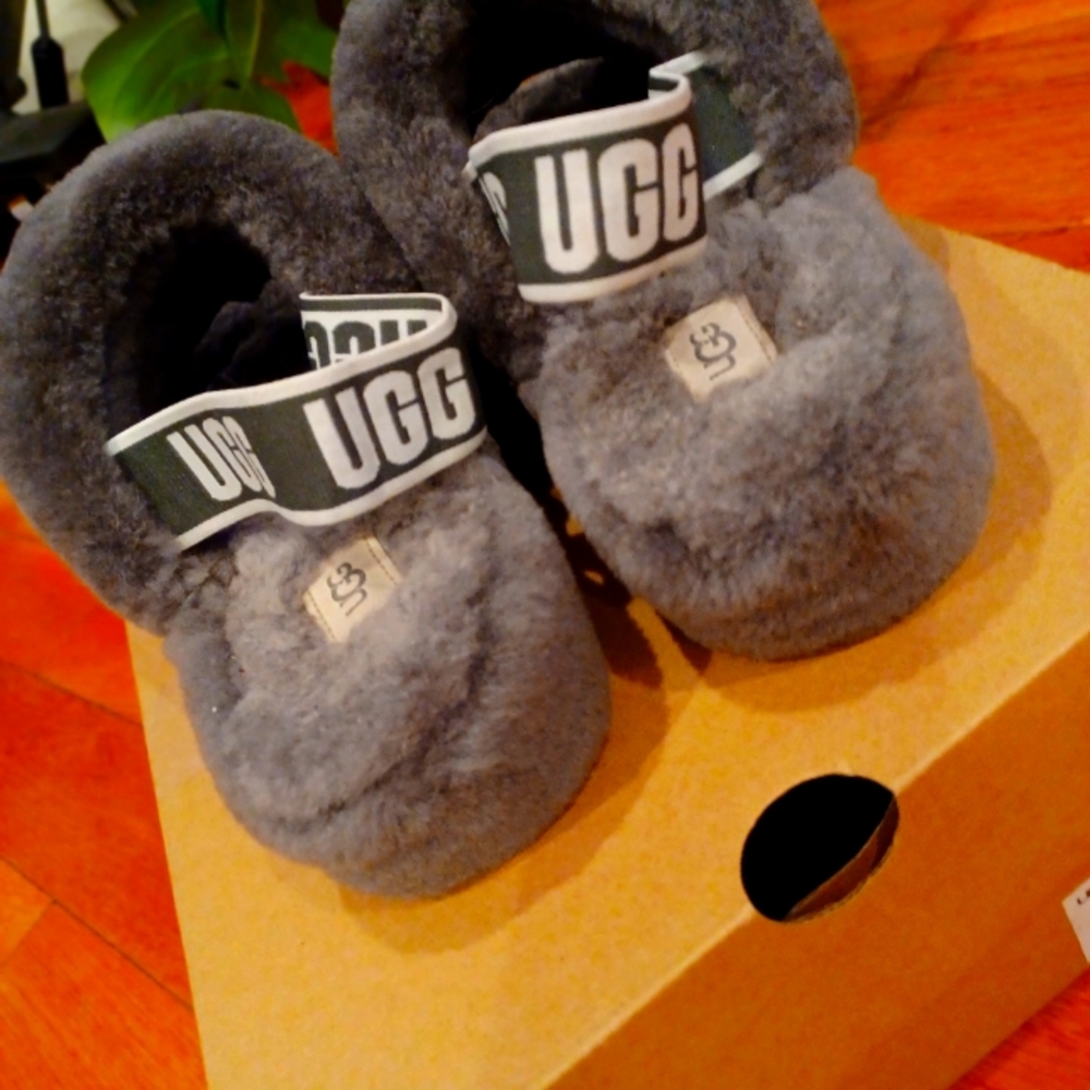 UGG - Picture 4 of 6